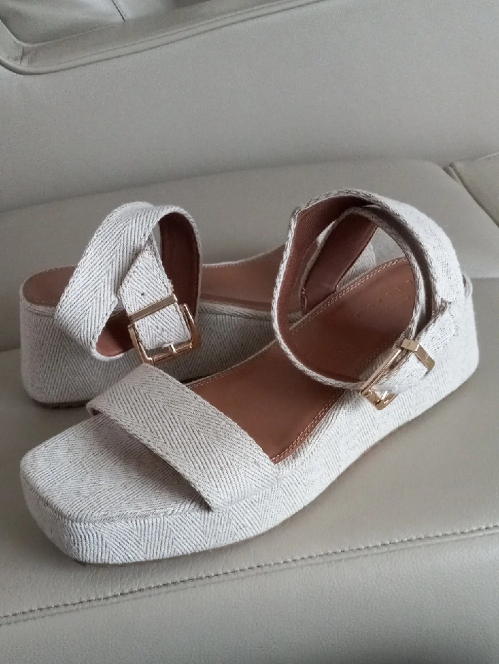 ASOS Tati Cream Textured Platform Ankle-Strap Sandals Size 7